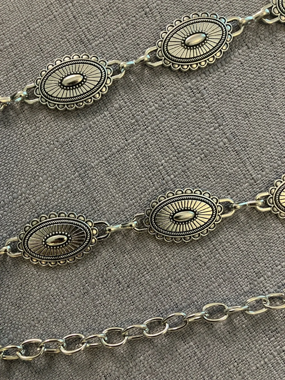 Silver-Tone Oval Medallion Chain Waist Belt